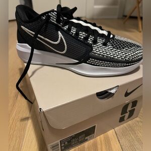 Nike Sabrinia court shoes brand new in box